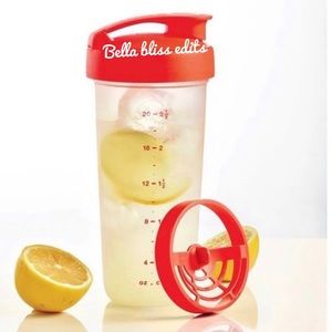 TUPPERWARE SHAKER large